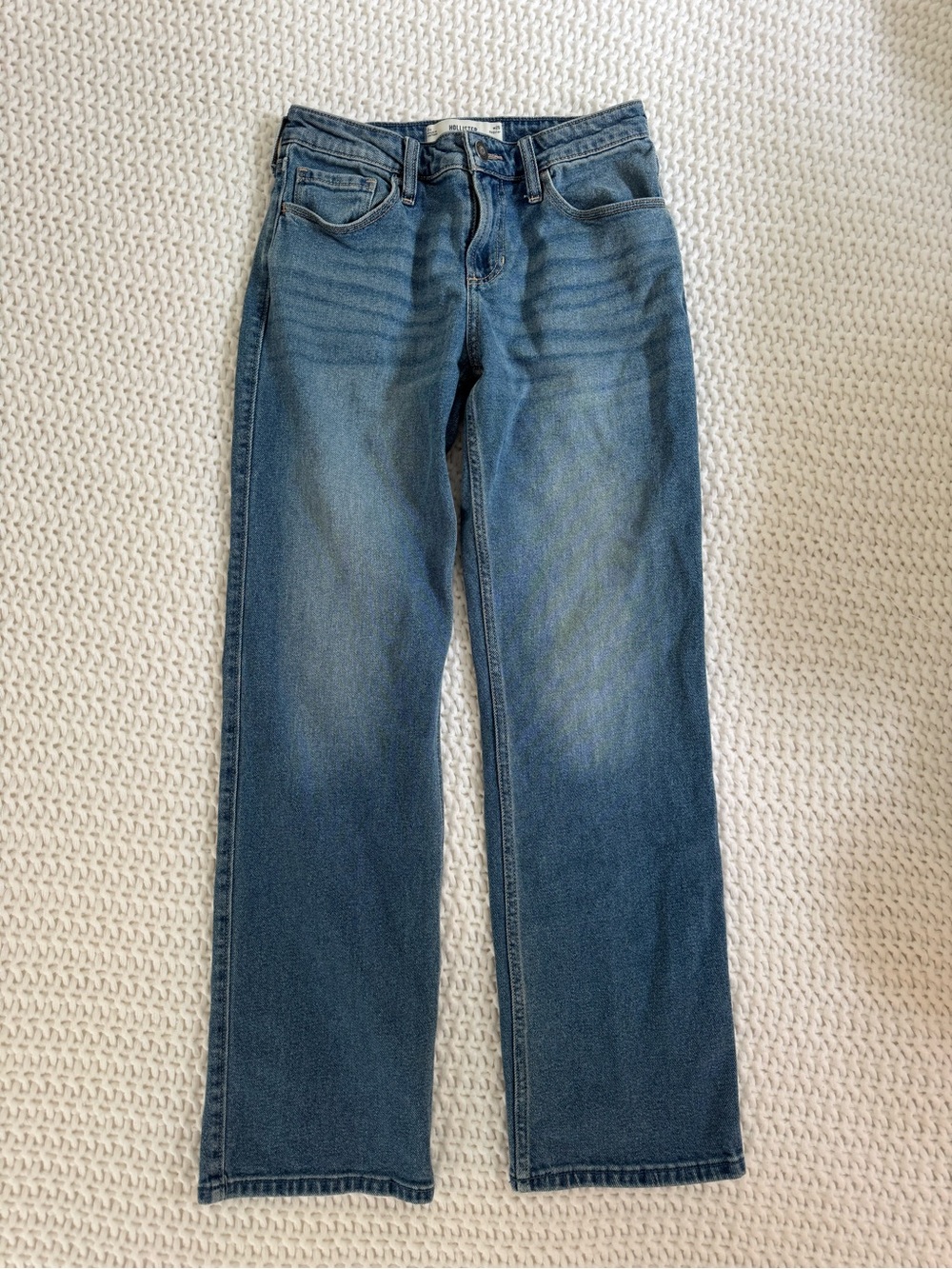 Hollister Low-Rise Relaxed Straight-Leg Jeans
